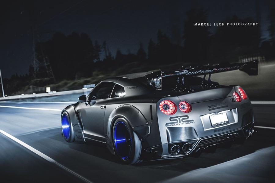  Nissan GT-R by Liberty Walk 2013 года  (фото 25 из 41)